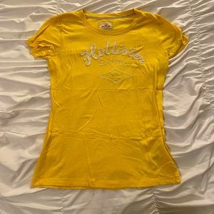 Hollister t shirt size large. Bright yellow gently worn.